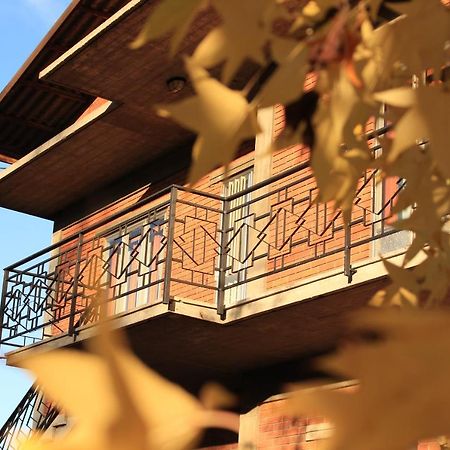 Апартаменты La Finestra Sul Parco Валеджо-суль-Минчо Экстерьер фото
